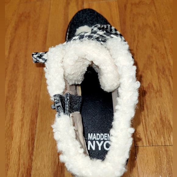 Madden NYC Women's Dark Gray, Wedge Heel Hiker Boots, Size 9 - Picture 4 of 5